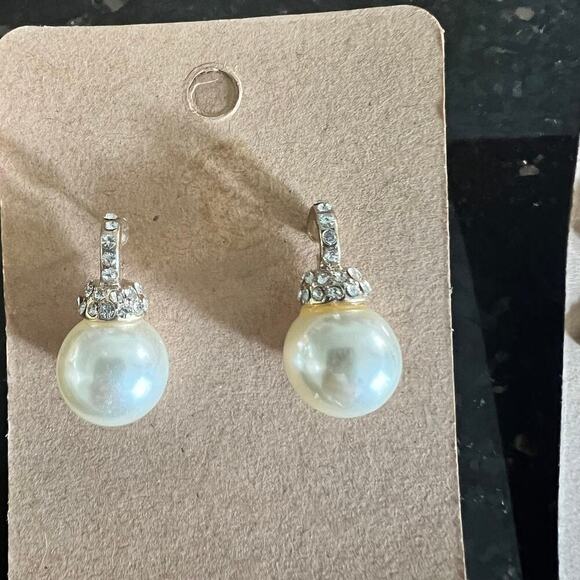Six pairs of post jewel fancy elegant earrings incl. faux pearl and baublebar - Picture 6 of 11